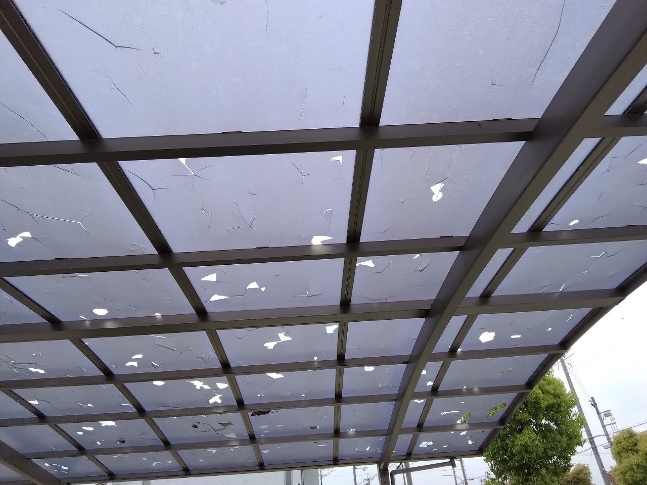 加古郡稲美町　雹災害　カーポート　ポリカ